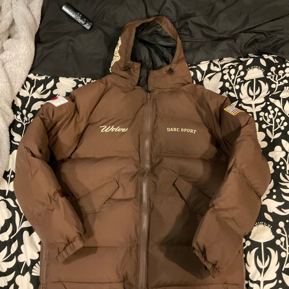 Darc Sport Bushido Code (L) Winter Puffer Coat
Jacket Brown